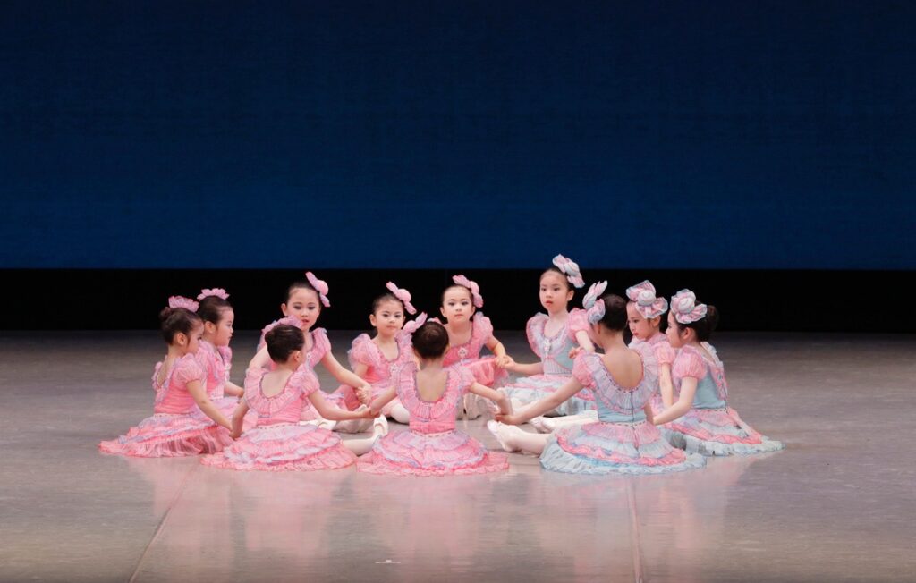 相模原のバレエ教室野沢きよみバレエスタジオのバレエ作品楽しく踊ろう